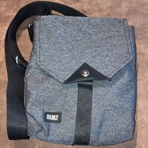 Built Gray Crossbody Bag for Tablets and‎ Notebooks
